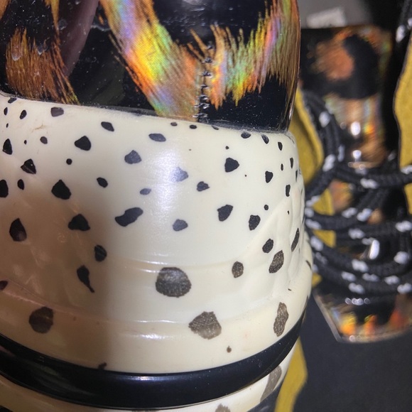 Shoes - Picture 6 of 6